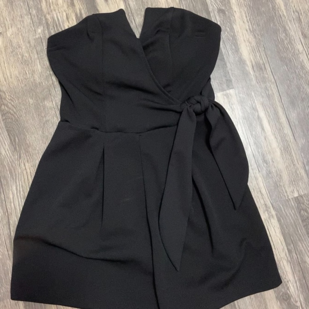 Francesca’s romper - Picture 2 of 2